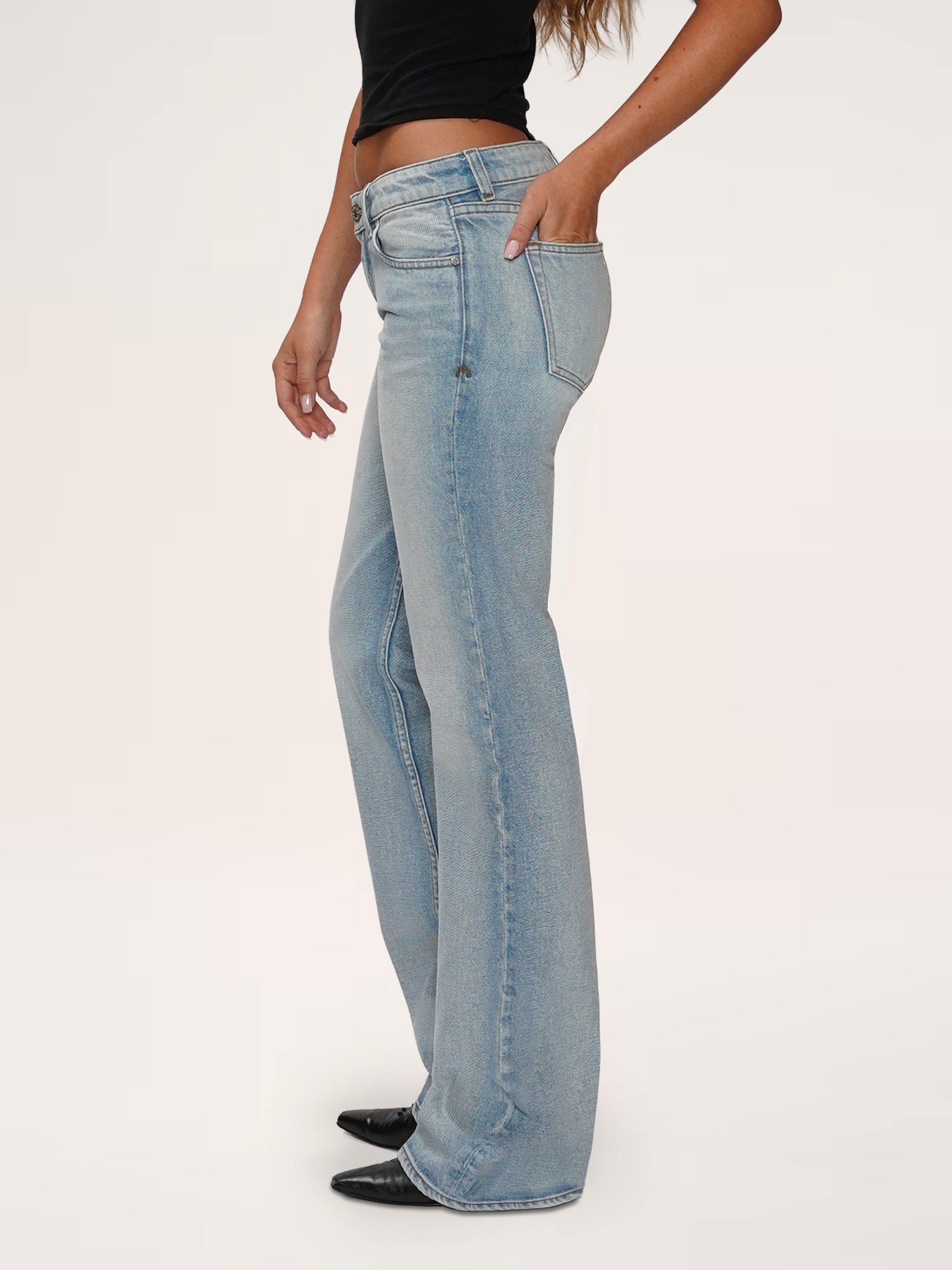 LOW RISE MINI BOOT JEAN