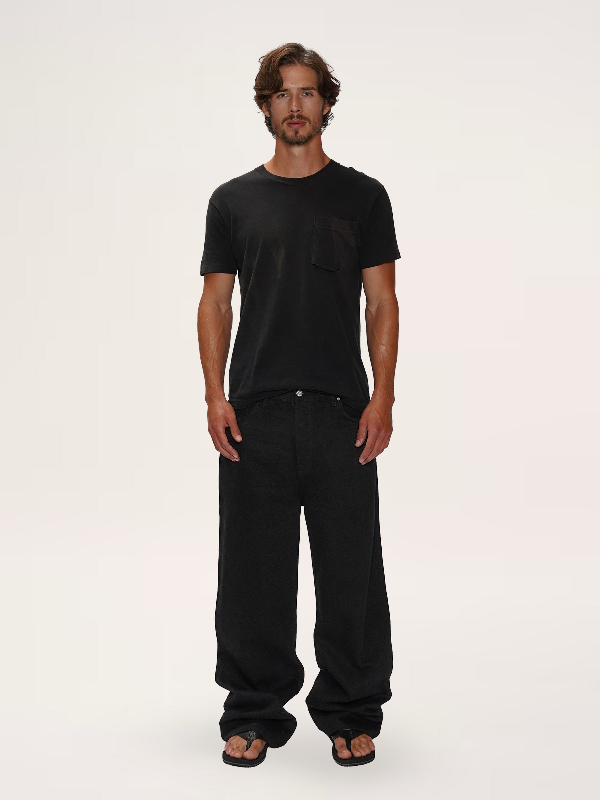 RELAXED WIDE LEG JEAN