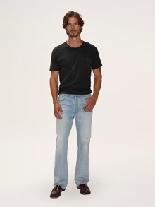 STRAIGHT LEG JEAN