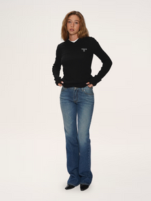 LIGHTWEIGHT V-NECK SWEATER