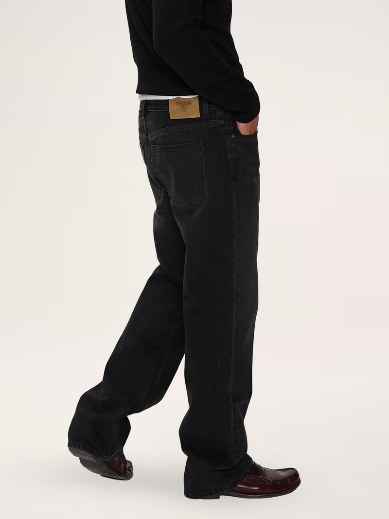 STRAIGHT LEG JEAN