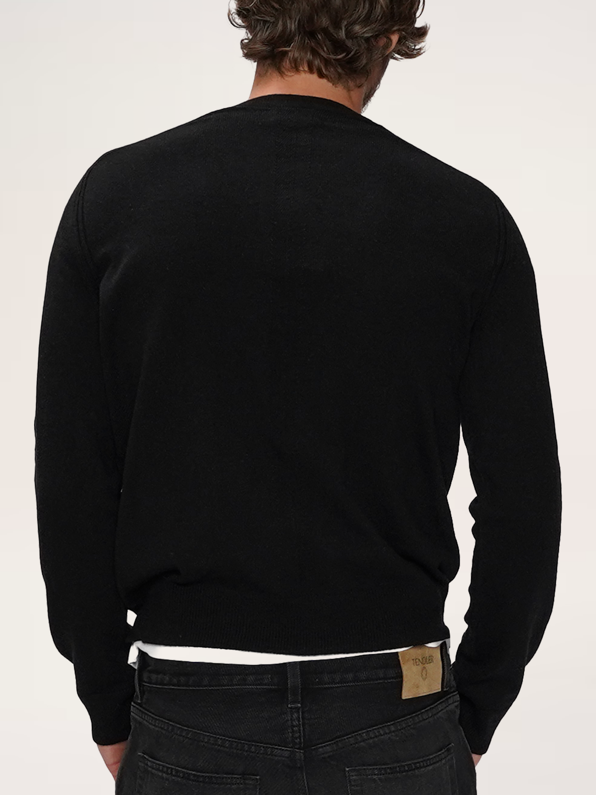 LIGHTWEIGHT V-NECK SWEATER